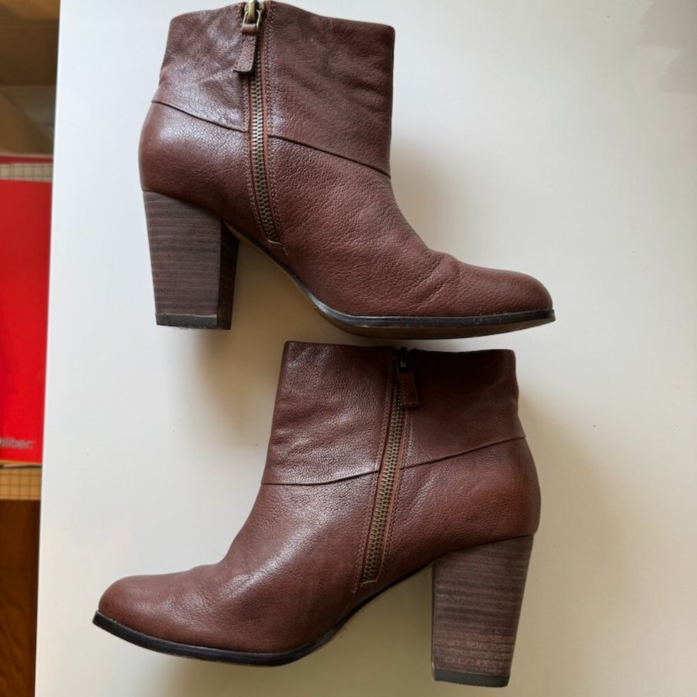 Cole Haan Nike Air Brown Stacked Heel Zip Ankle Boots - Size 6.5